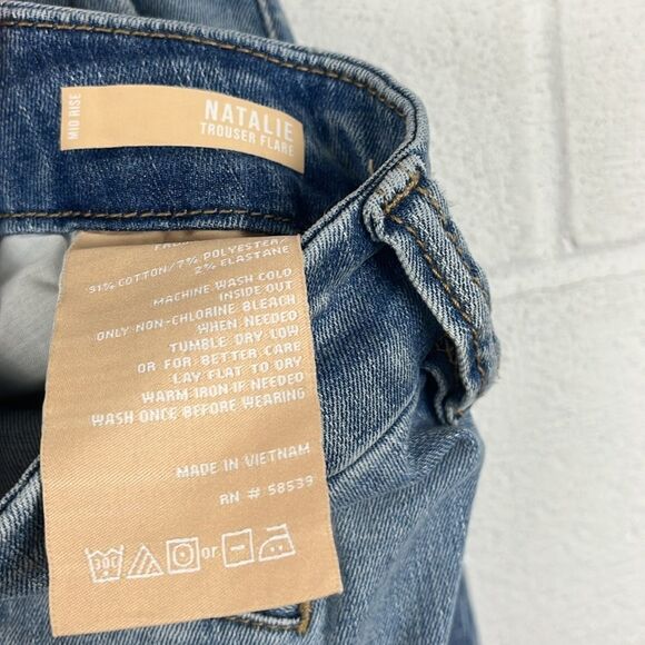 Kut from the Kloth women’s Natalie mid rise light wash trouser flare jean - Picture 5 of 5